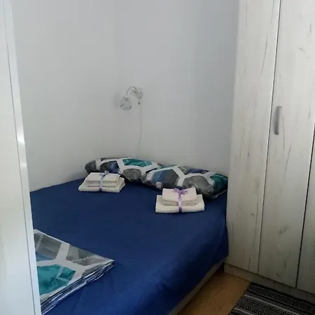 Regina Apartment *